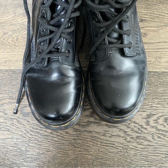 Dr. Martens 1460 Women’s Smooth Leather Lace Up Boot - Picture 6 of 6